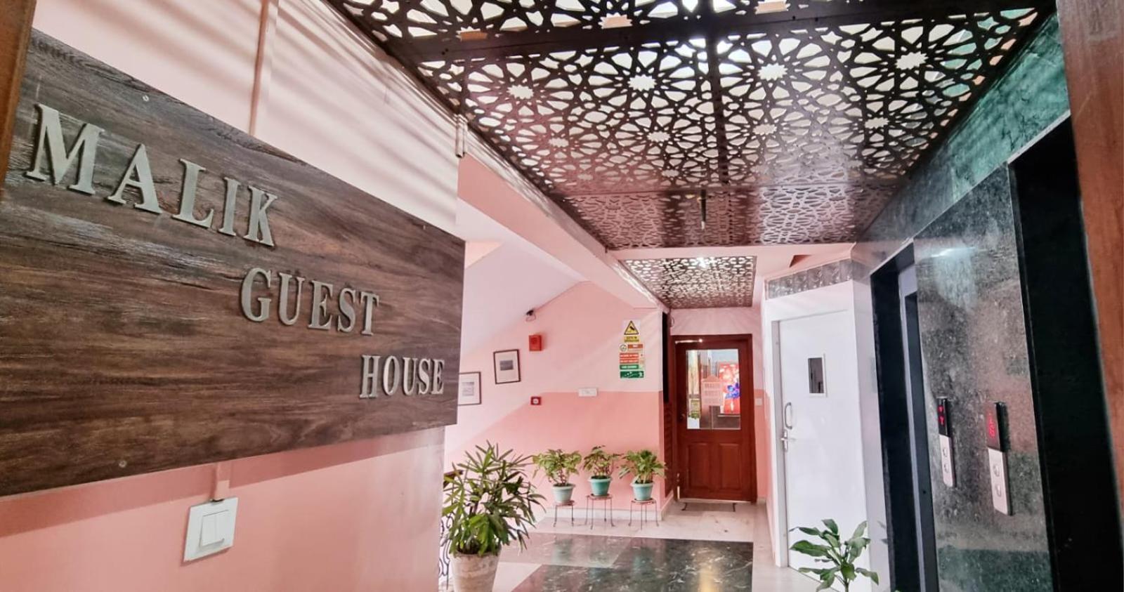 Malik 3* Kolkata
